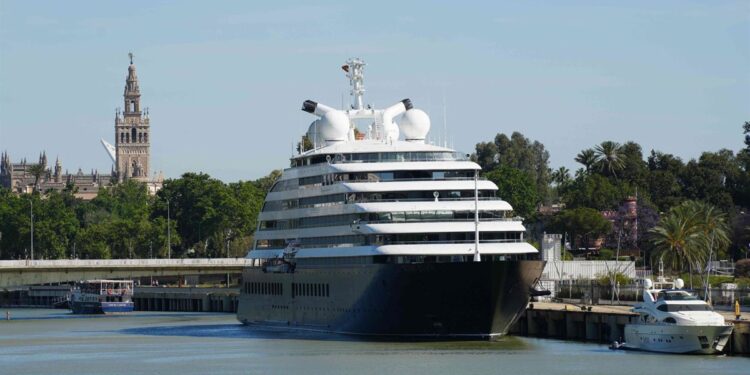 Málaga y Cádiz lideran un agosto de intensa actividad de cruceros en Andalucía, con cerca de 40 escalas