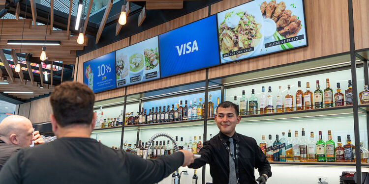 Visa refuerza el estatus de Miami como centro de viajes con nuevos beneficios para los viajeros de América Latina y el Caribe