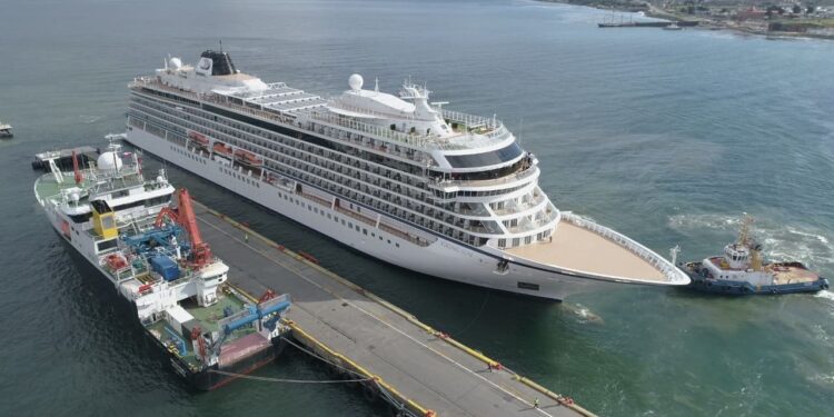 Empresa Portuaria Austral proyecta leve baja en recaladas para temporada de cruceros 2025-2026