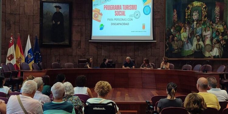 El Cabildo pone en marcha un programa de viajes para personas con discapacidad o movilidad reducida