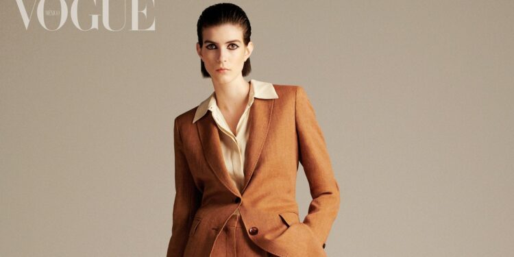 7 looks con pantalones, vestidos y jeans color café muy elegantes, para el resto del verano 2025