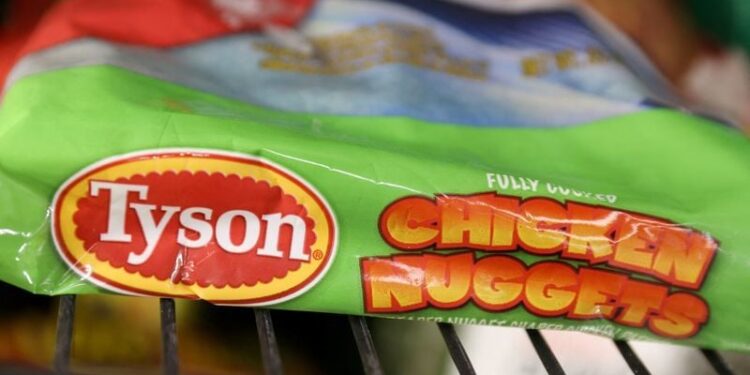 Tyson Foods eleva previsión de ingresos anuales impulsado por el aumento en ventas de pollo