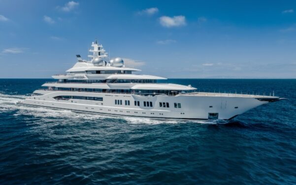 Uno de los superyates más grandes del mundo saldrá a subasta en septiembre