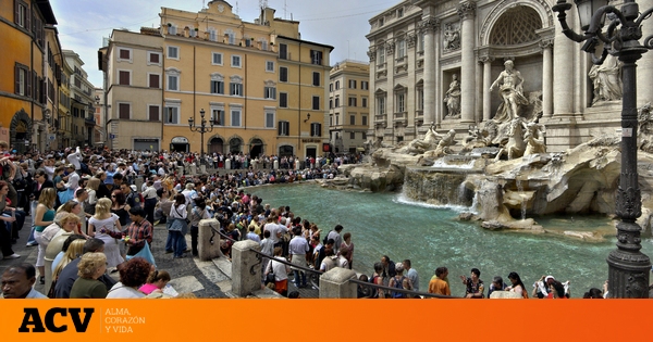 ¿por qué seguimos queriendo ir a lugares donde ya no cabe más gente?