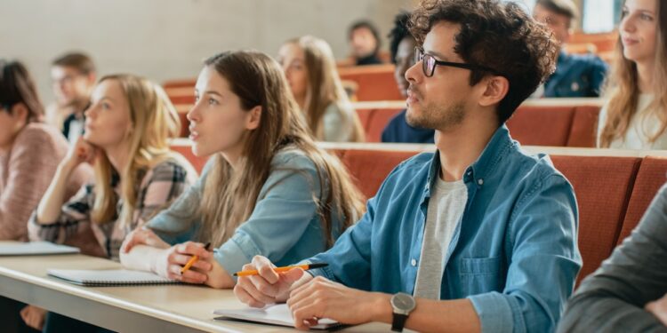 cuáles son hoy las 5 mejores ciudades para ir a formarse y sus precios