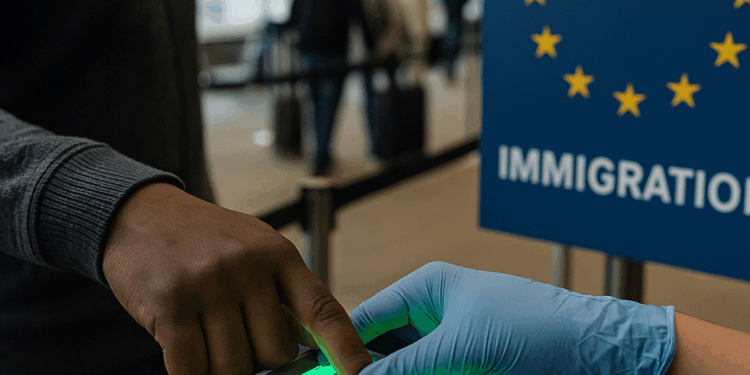 Viajar a Europa: el nuevo requisito de huellas dactilares para estadounidenses a partir de octubre