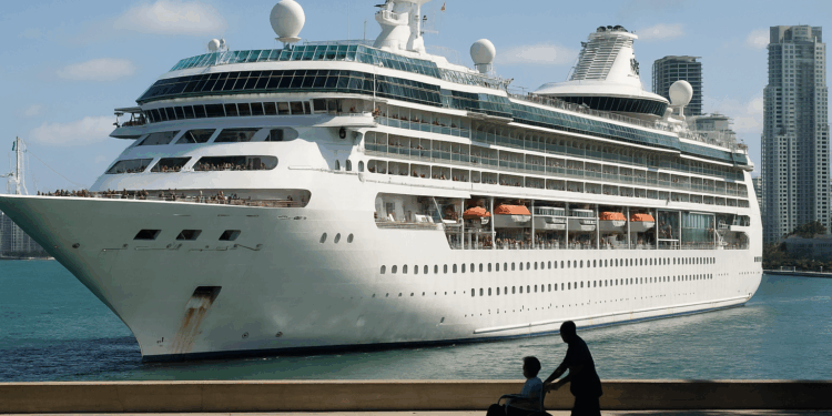 Casi 100 enfermos por norovirus en crucero que llegó a Miami: ¿qué pasó en altamar?