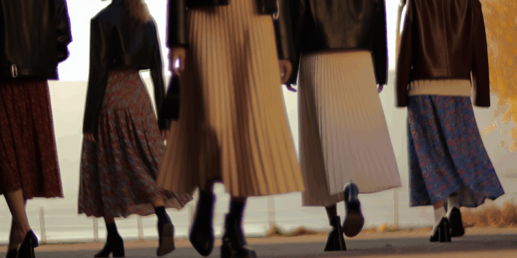Cómo llevar faldas midi con chamarras de cuero de los 90 para lucir elegante en otoño 2025