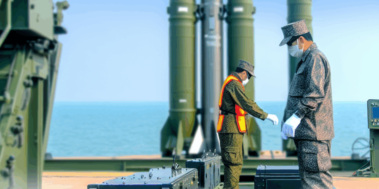 Corea del Norte lanza un misil de crucero estratégico y refuerza su capacidad nuclear bajo la supervisión de Kim Jong-un