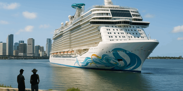 El Norwegian Aqua llega a Miami para su temporada de cruceros por el Caribe