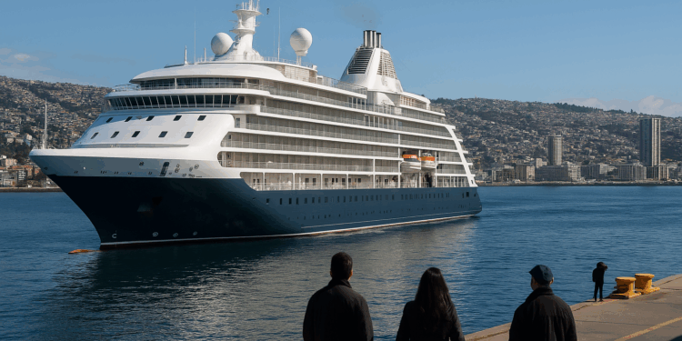 [Fotos] El lujoso Silver Endeavour inauguró la temporada de cruceros en Valparaíso