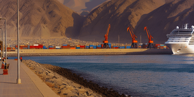 Puerto de Iquique recibe segundo crucero de temporada 2025-2026