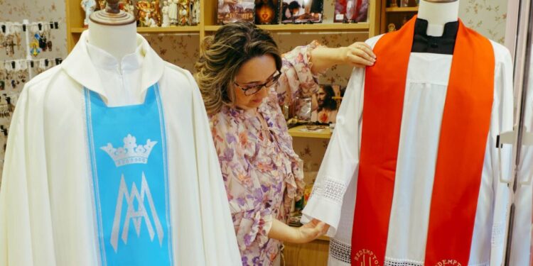 Ave María, la primera tienda de artículos religiosos y agencia de turismo espiritual abre en Jerez
