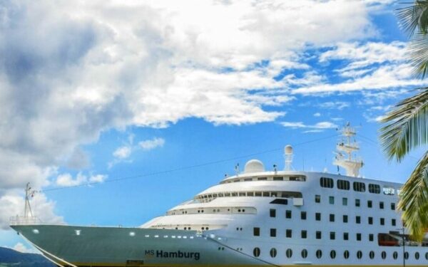 MS Hamburg viaja por primera vez a Hawaii con escalas en fiordos chilenos e Isla de Pascua