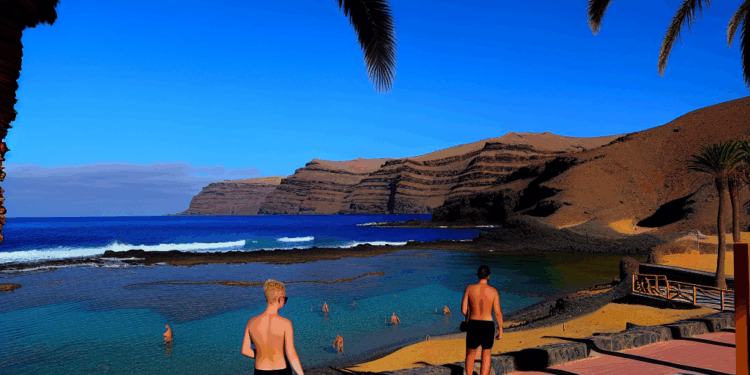 La reputación de la industria turística no aprueba en Canarias