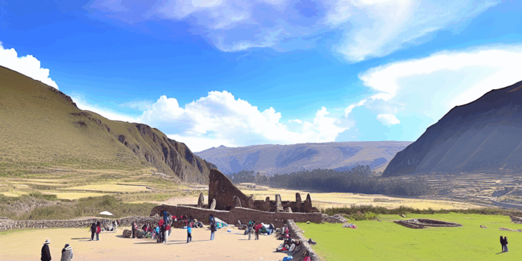 Perú posee una diversidad de impresionantes monumentos arqueológicos y hermosos paisajes naturales que lo convierten en un destino turístico privilegiado.