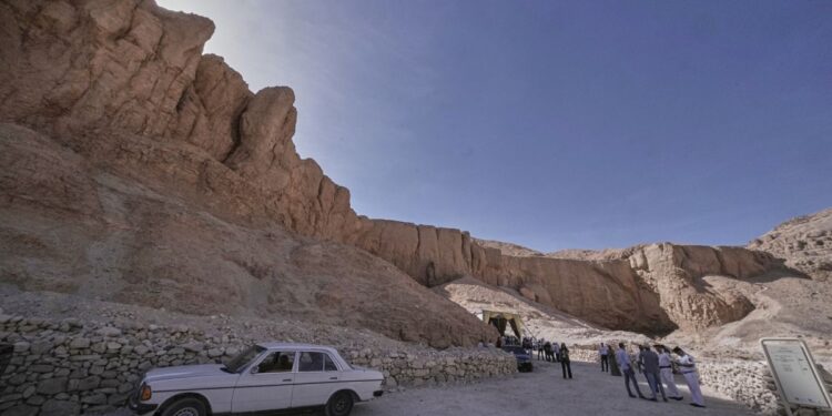 Un crucero se incendia en el Nilo con una decena de turistas españoles a bordo
