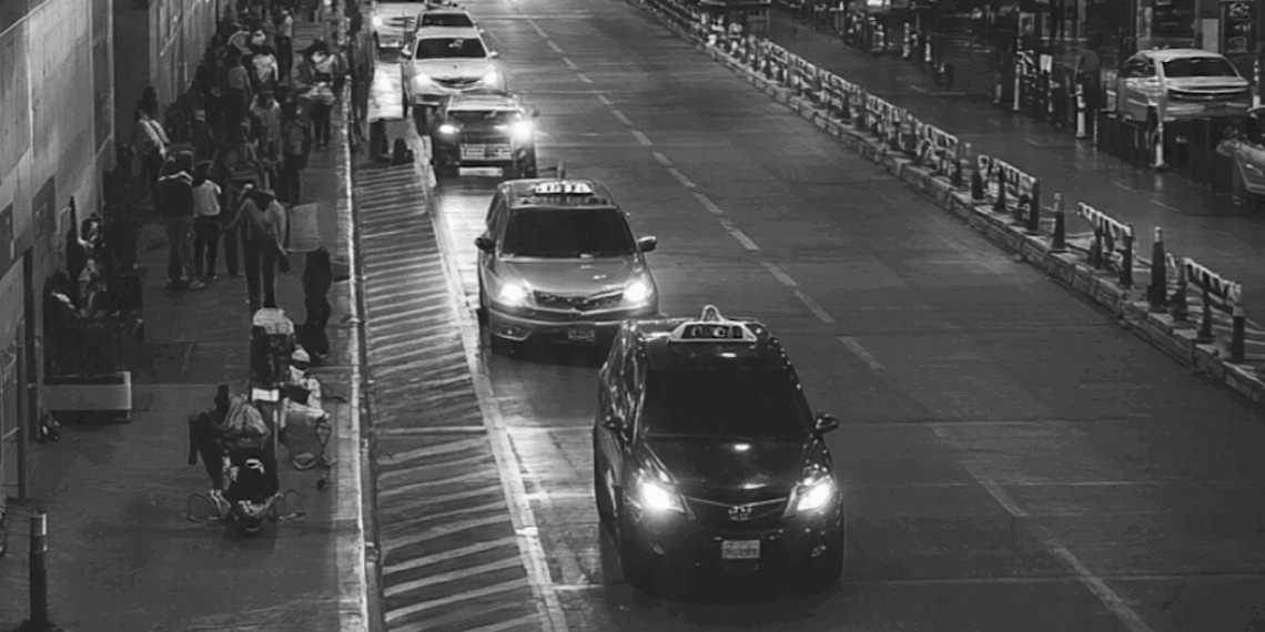 ¿Por qué Uber y apps de viajes no tienen permisos para operar en aeropuertos? Esto dijo SICT