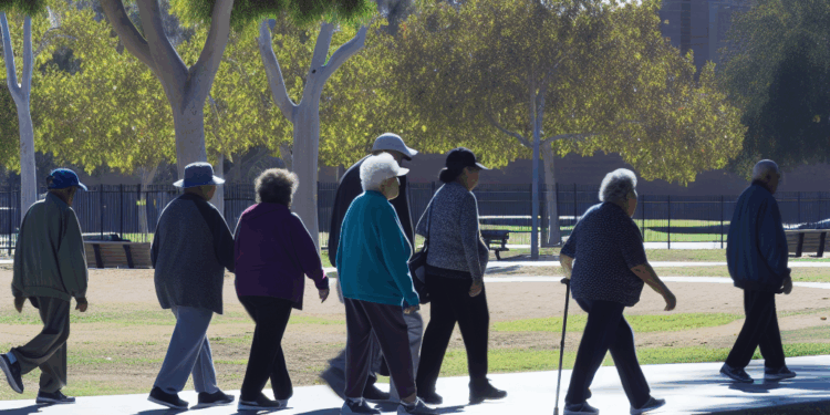CLUBES DE PERSONAS MAYORES DE LOS ÁNGELES RECIBEN RECURSOS PARA FINANCIAR VIAJES RECREATIVOS