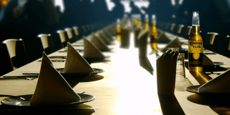 Cerveza Corona cumplió 100 años y lo celebramos con una cena previa al Corona Capital