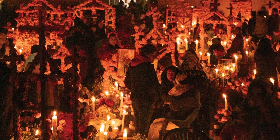 Cómo se celebra Día de Muertos en Pátzcuaro: La tradición cobra vida en Michoacán