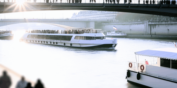 Nochevieja 2026: cruceros festivos por el Sena con las Vedettes du Pont-Neuf