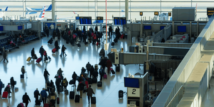 Cierre Gobierno EEUU pone en jaque a las aerolíneas ante el caos de los viajes — GBM Media