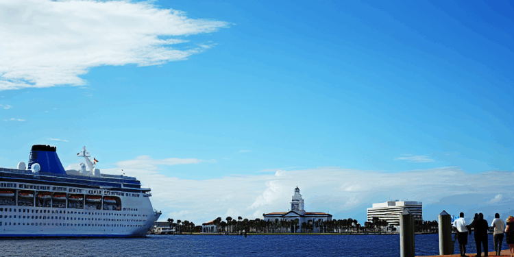 Acuerdan gobernadora y línea de cruceros de florida, más arribos turísticos - El Sol de Acapulco