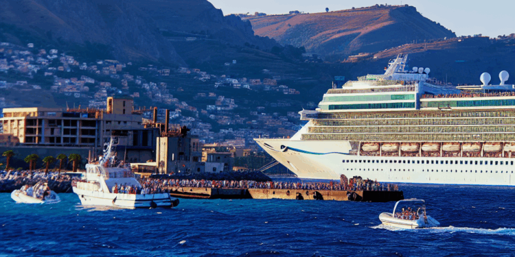 ‘Symphony of the Seas’, el crucero más grande del mundo: 30.000 comidas diarias, 1.000 trabajadores y coordinación militar