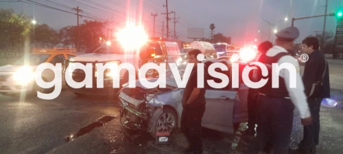 Choque de crucero deja dos lesionados en Guadalupe