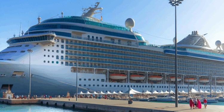 Los cruceros como motor económico oculto: cuánto dinero deja realmente un crucerista en España