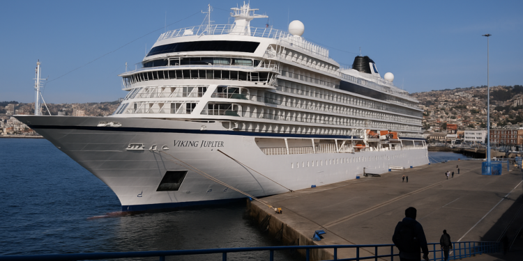 Viking Jupiter permanecerá más de 50 horas en Terminal Portuario Valparaíso