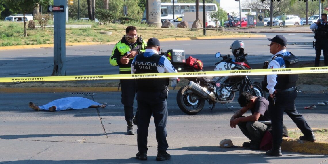 ¡Tragedia vial! Muere atropellado limosnero en crucero de Plaza Mayor