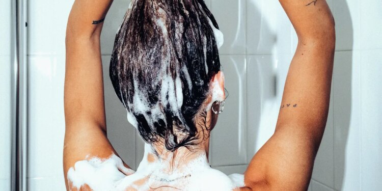 Why You Should Leave Your Shampoo On Longer