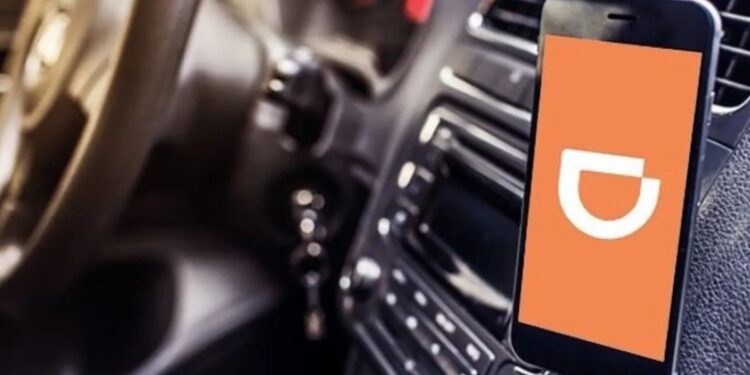 Chofer de aplicación de viajes fue encañonado por asaltantes en barrio Industrial