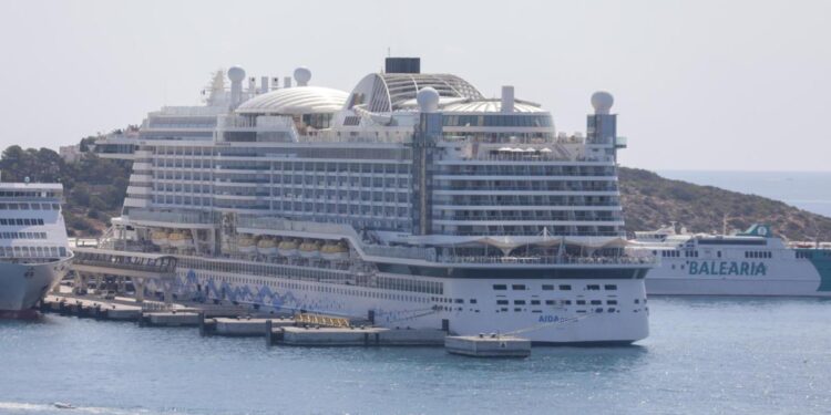 La APB prevé la llegada de 205 cruceros al puerto de Ibiza esta temporada