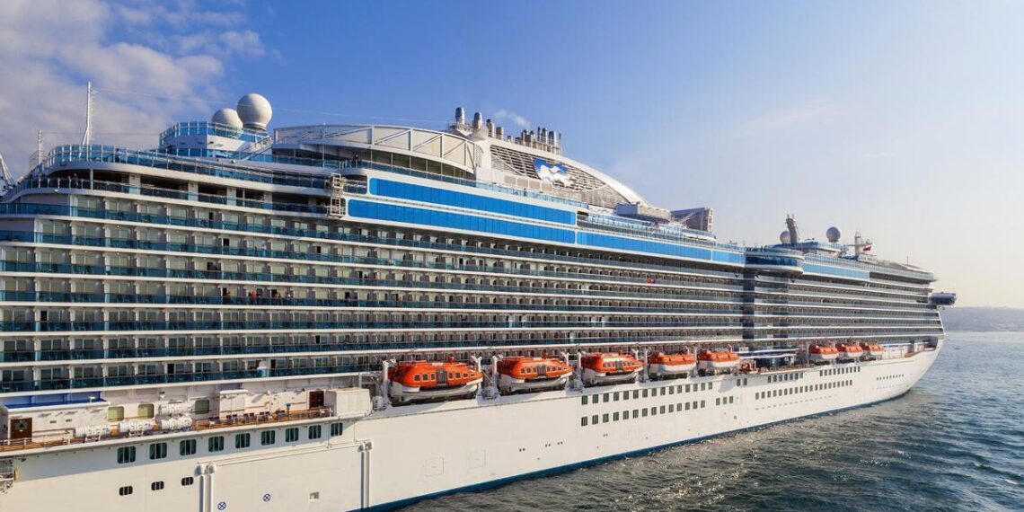 AGUA CRUCEROS | ¿Cuánta agua se llevan los cruceros? Puertos españoles se plantan y ponen límites para salvar sus recursos
