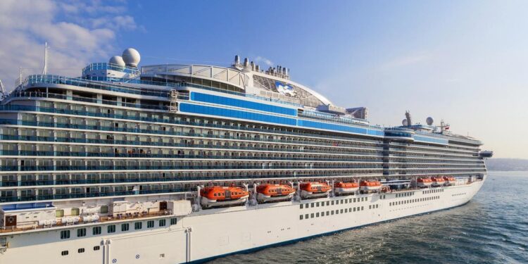 AGUA CRUCEROS | ¿Cuánta agua se llevan los cruceros? Puertos españoles se plantan y ponen límites para salvar sus recursos