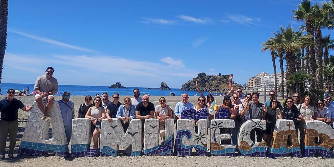 Almuñécar refuerza su promoción turística profesional con la visita de más de un centenar de agentes de viajes