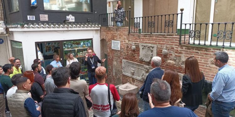 Almuñécar refuerza su promoción turística profesional con la visita de más de un centenar de agentes de viajes