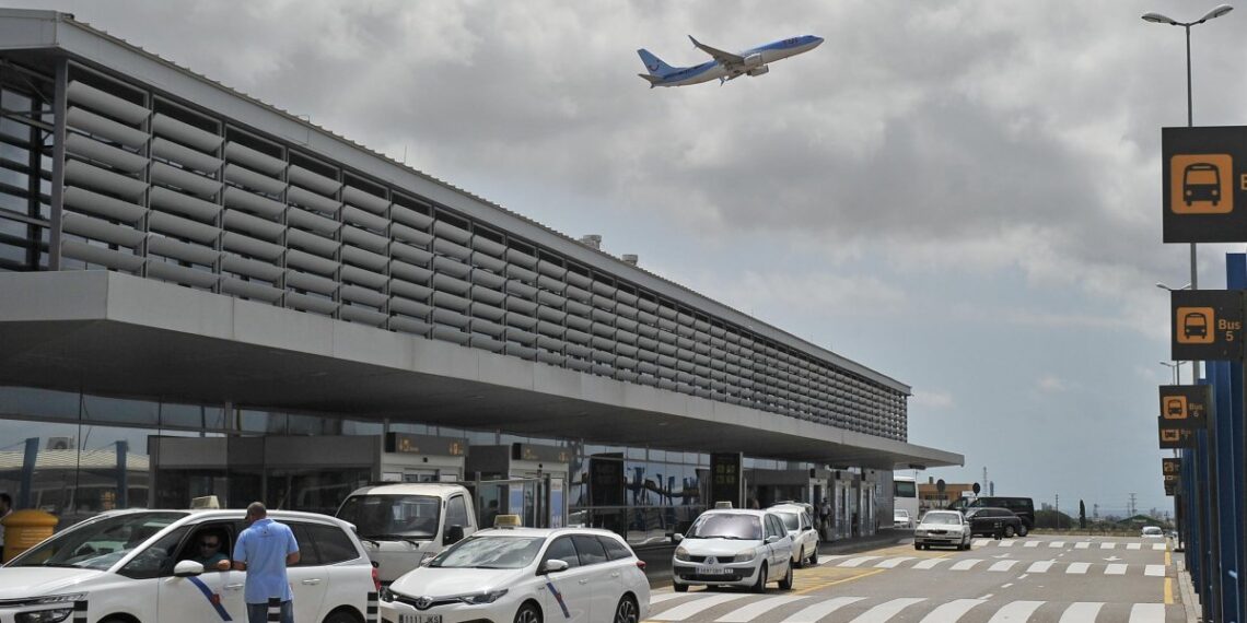 Fotografía de archivo del aeropuerto de Reus.