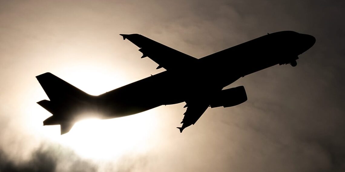 Crisis del queroseno: ¿Cómo viajar a España si el precio de los vuelos se dispara?