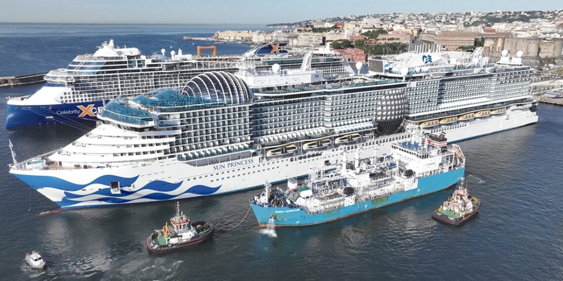 Axpo completa el primer bunkering de GNL a un crucero en Nápoles