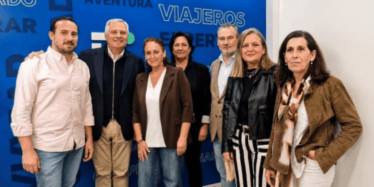 Inauguración de la nueva oficina de B travel in el centro de Ciudad Real, que renueva su compromiso con la capital / Lanza