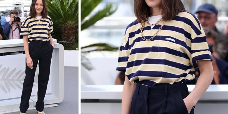 Camisas, blusas, playeras de rayas pero con un pantalón sastre, la fórmula primaveral de las francesas elegantes