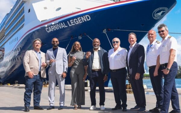 Carnival invita a veteranos a conocer nuevo diseño de proa de sus barcos