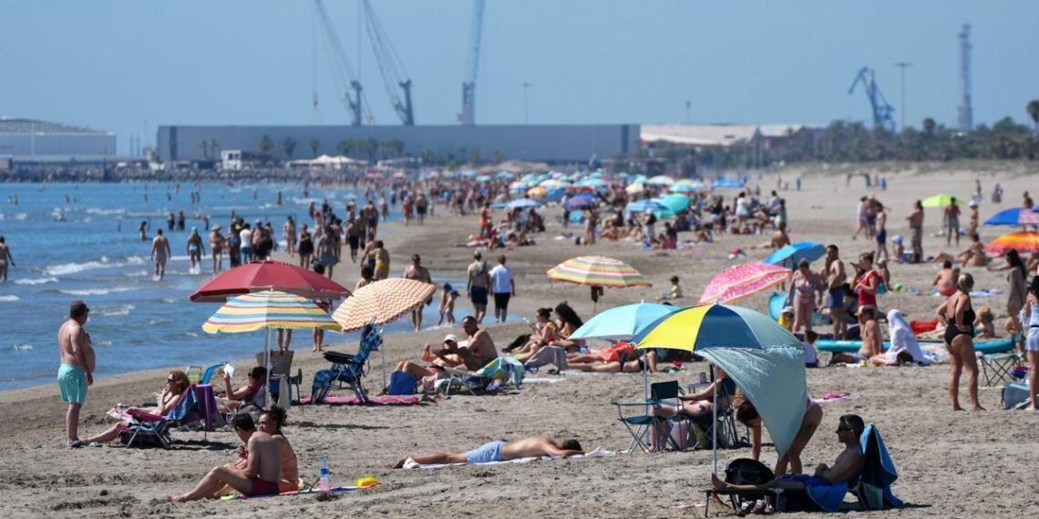 Imagen de la playa del Pinar de Castelló.