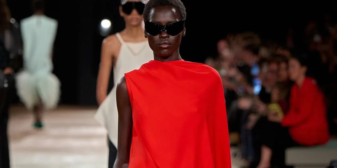 5 Runway-Inspired Ways To Wear A Dress And Flip-Flops