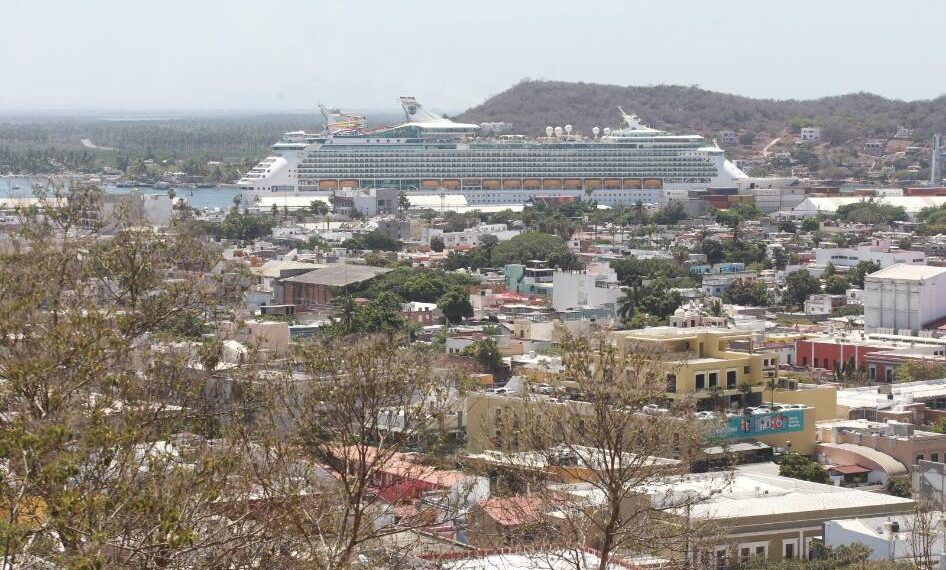 Con casi 4 mil pasajeros, Mazatlán recibe al Navigator of the Seas
