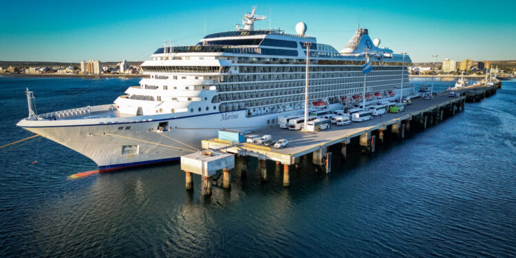 Cruceros en Puerto Madryn: buscan ser puerto base